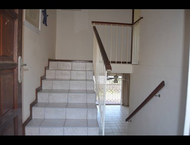 2 BEDROOM DUPLEX FOR SALE IN SCOTTBURGH CENTRAL